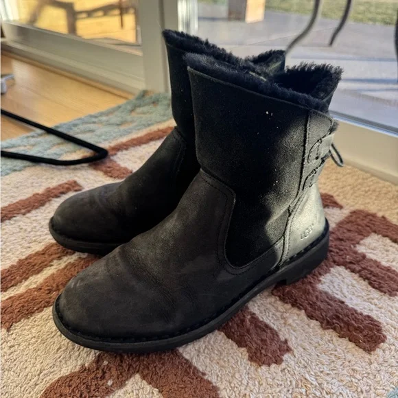 Black Ugg Boots - Picture 2 of 9